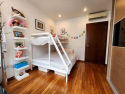 Holland Link (D10), Terrace #451619331